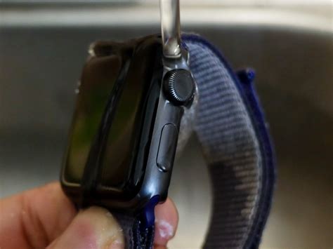 how to clean apple watches